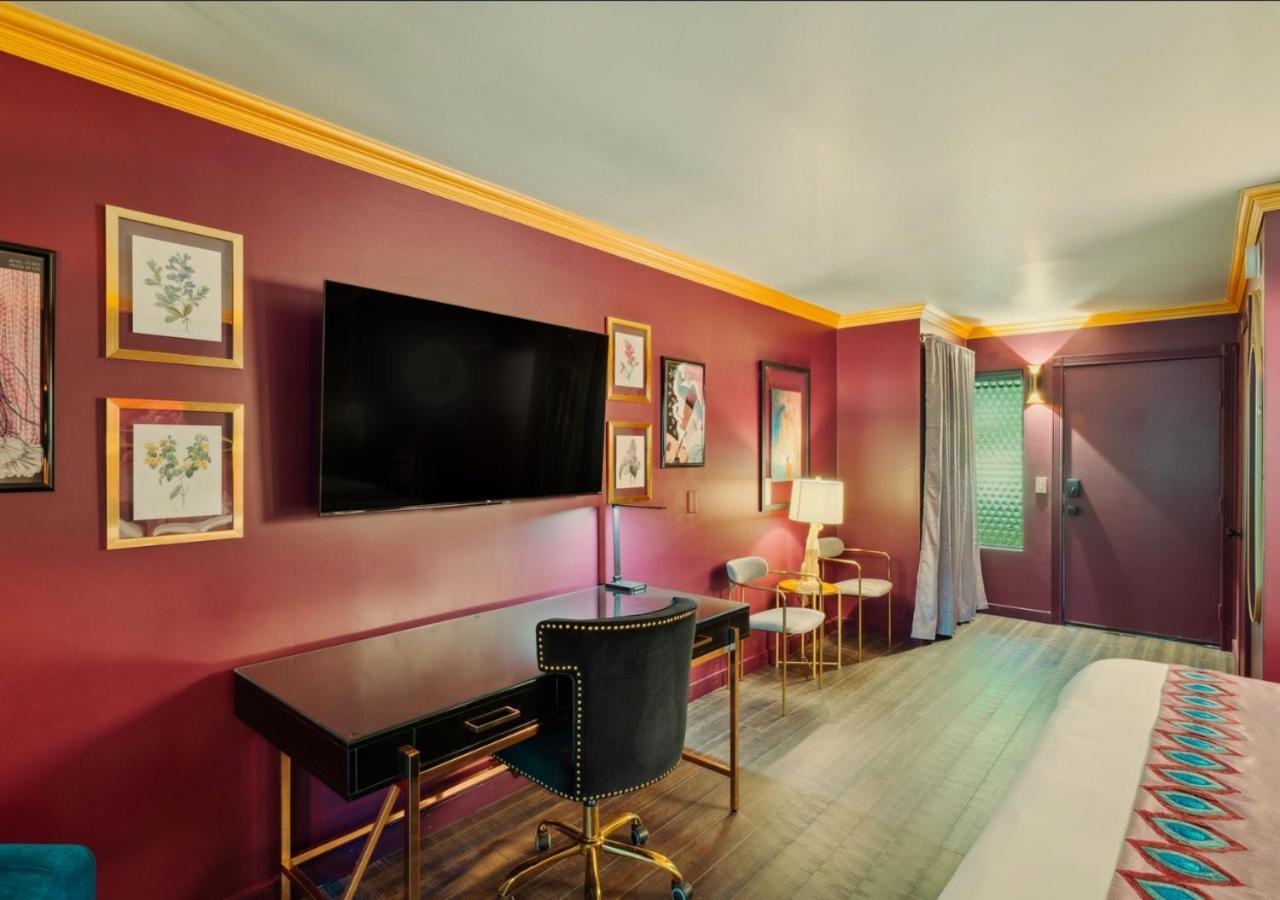 The Fainting Couch Boutique Hotel Cobb Room photo